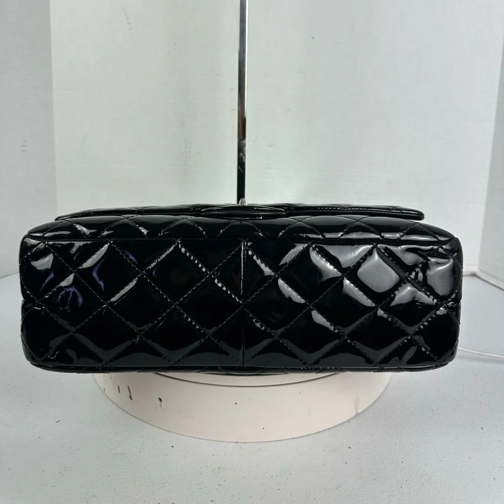 Chanel Reissue 2.55 Jumbo Double Flap Bag - Picture 10 of 16